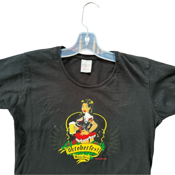 OctoberFest Graphic Beer Girl T-Shirt Women - Picture 3 of 8